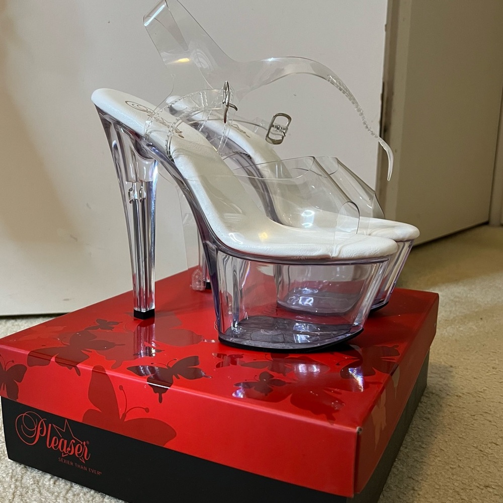 *BNIB* Pleasers 7” Clear Platform Stripper Sandals